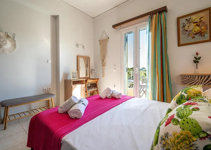 Tzaneta's Star View Mandoukata