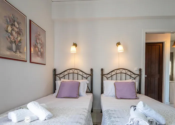 Tzaneta's Star View Mandoukata