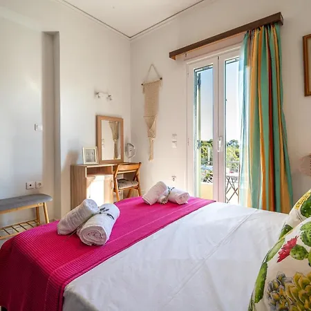 Tzaneta's Star View Mandoukata